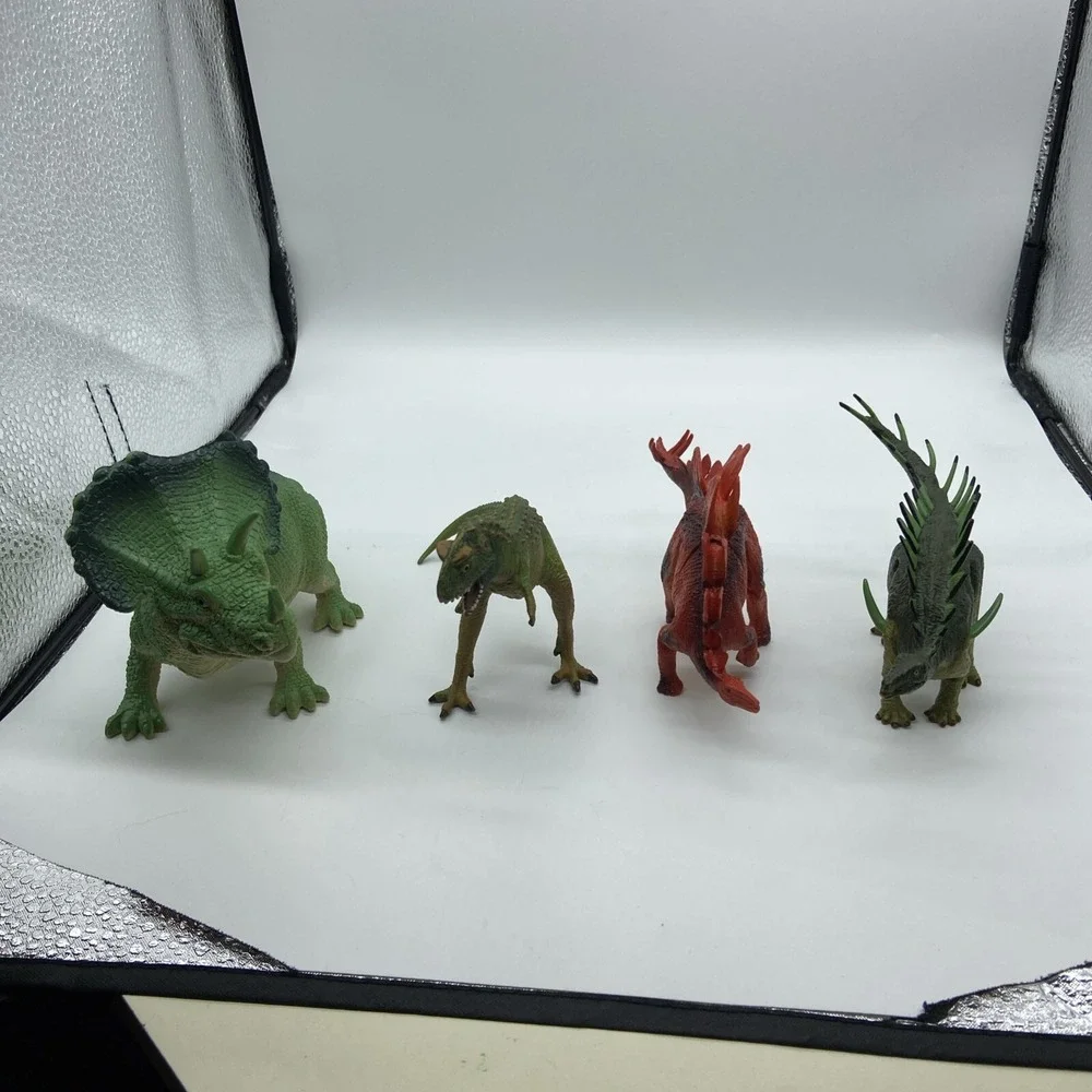 Toy Dinosaur Lot (4) Figures Triceratops Carnosaurus  Stegosaurus Dacentrurus